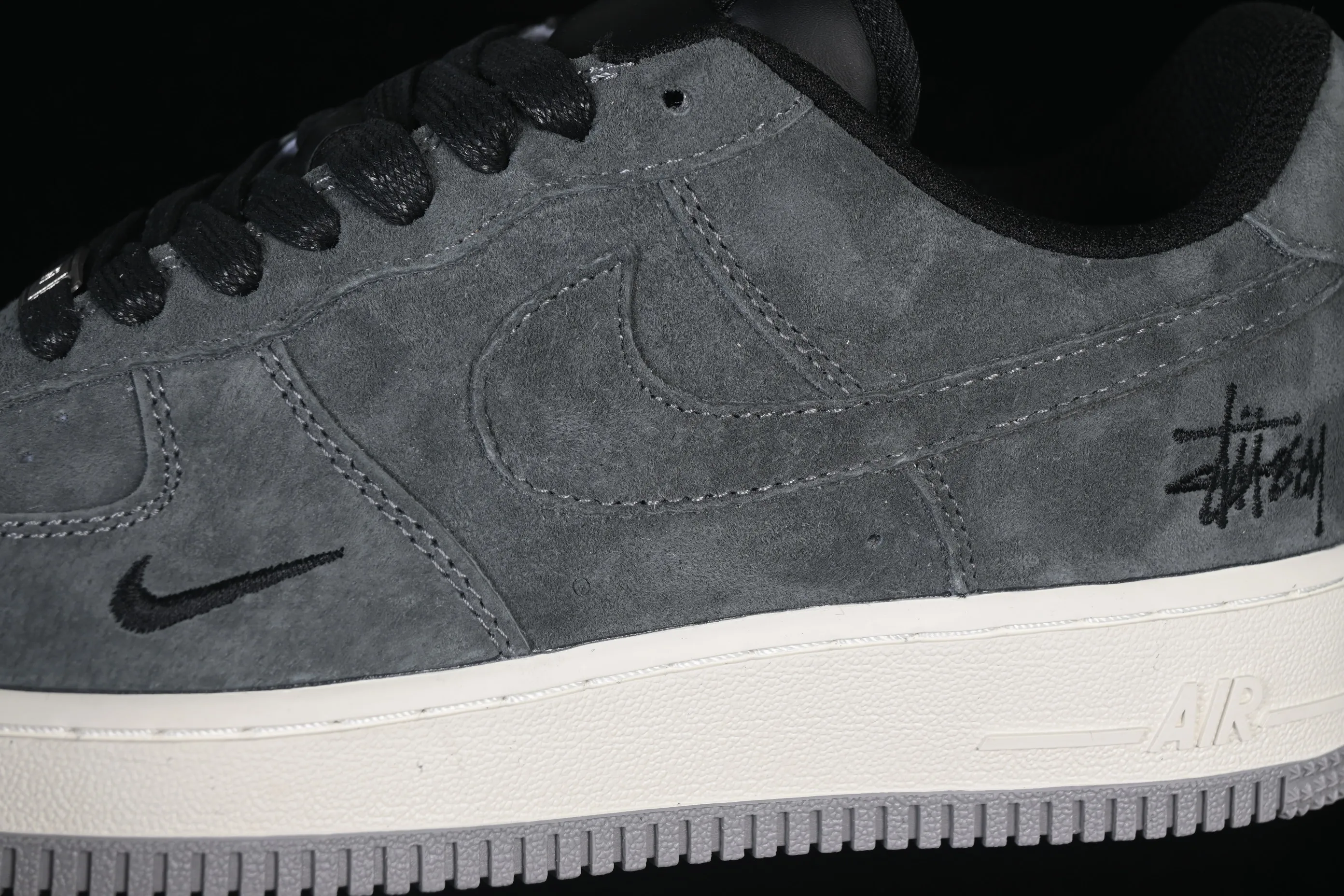 All categories Nk Air Force 1 Air Force series Nk Air Force 1 Low Air Force low-top Nike Air Force 1'07 Low Stussy co-branded charcoal gray elegant white Air Force 1 low-top casual sneakers DV5477-401